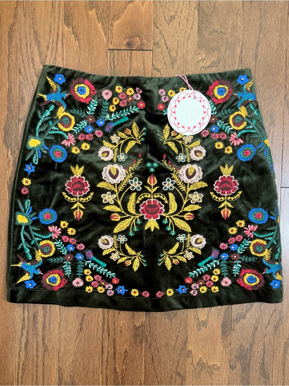 Umgee NWT Boho Olive Green Velvet Mini Skirt with Colorful Embroidery Size Small